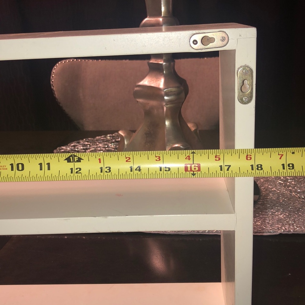 Shelf’s - Picture 3 of 7